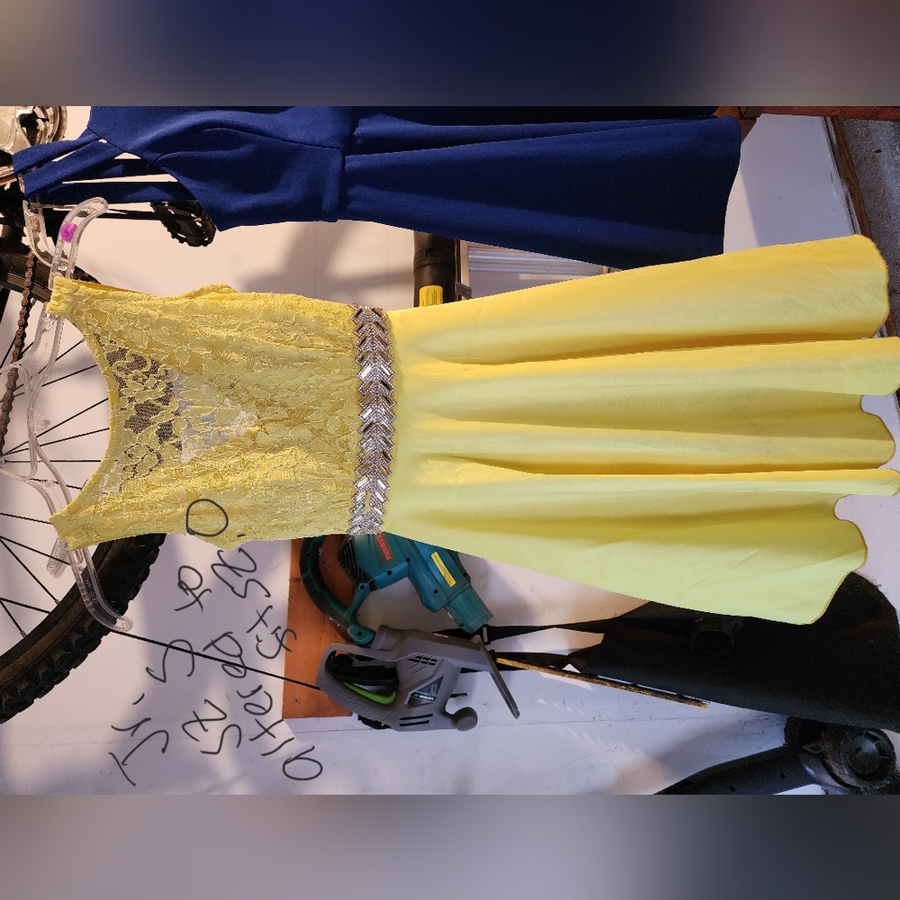 Short formal dress